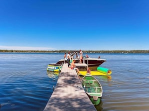 Bring your boat—or rent one nearby—and enjoy full access from your private dock with kayak steps and swim ladder. Please note the docks are typically not in October through March due to potential cold weather and ice.