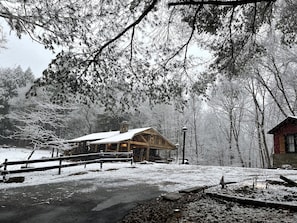 The Gathering Cabin at Rock House Cabins