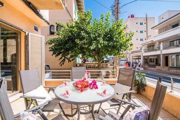 Book now your house with terrace in Can Picafort 