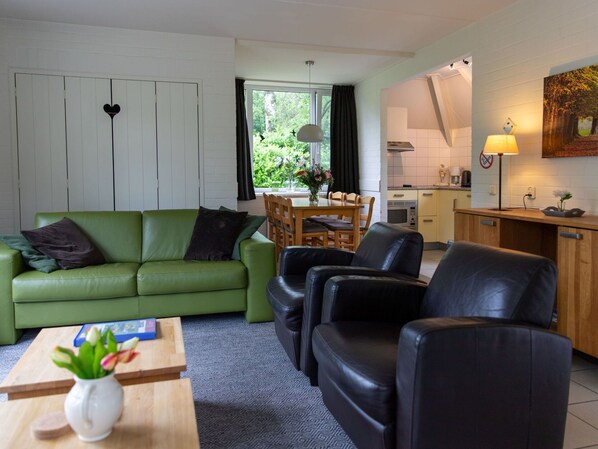 Table, Meubles, Canapé, Cadre, Bâtiment, Vert, Plante D'Appartement, Design Intérieur, Plante, Architecture