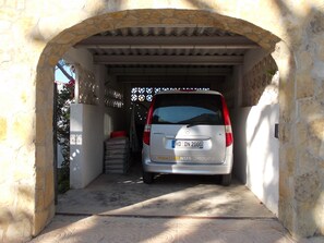 abschliessbare Garage (Carport)