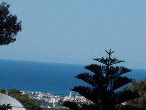 Meerblick aus Badfenster & Barbeque