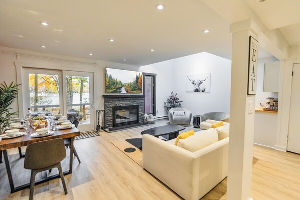 Spacious living area with view of the lake