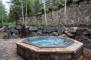 Bain à remous extérieur