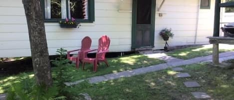 Quiet and shady Mackinac Cabin