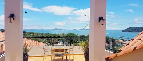 Top floor common terrace with unobstructed views  to the Panama Canal!