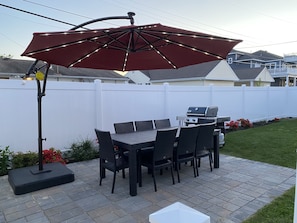 Paver patio / furniture / Weber BBQ / umbrella, private yard for relaxing!