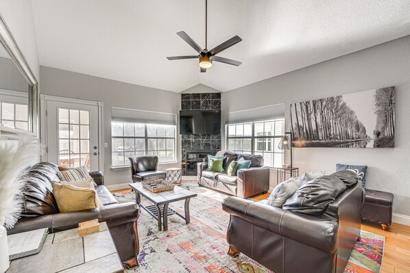 Branson Vacation Rental | 3BR | 3BA | 1,540 Sq Ft | Stairs Required