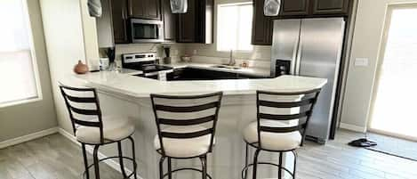 Barstools with quartz countertops 