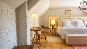 Bedroom, Apple Store Cottage, Charlbury