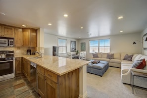 Wonderful living room dining room~