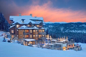 Breckenridge Grand Lodge on Peak 8  https://grandcolorado.com/  