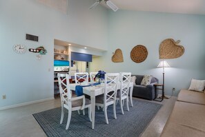 Dining and Living Area for 6