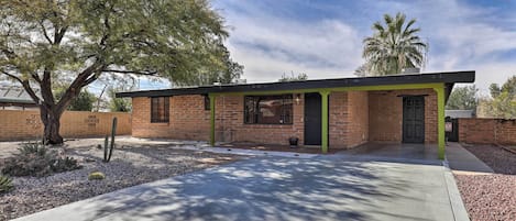 Tucson Vacation Rental | 4BR | 2.5BA | Step-Free Access