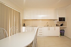 Kitchen/ Dining