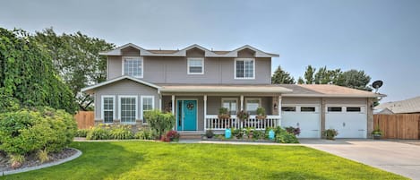 Nampa Vacation Rental | 4BR | 2.5BA | 2 Stories | Stairs Required | 2,050 Sq Ft