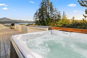 The fire pit and hot tub were so much fun and you can't beat the view. I would highly recommend this house!  -Anna