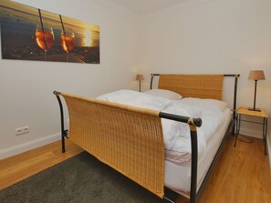 Großes Doppelbett