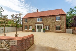 Limestone House, Burnham Market: Front elevation