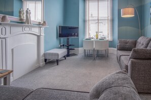 Flint House - 2 Bedroom Apartment - Tenby (5198)