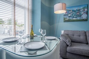 Flint House - 2 Bedroom Apartment - Tenby (5195)