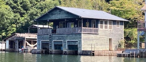 Three slot boathouse comes with the house rental.