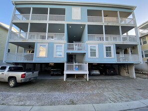 Tybee Retreat Front Exterior