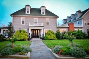 The North House and Sun Room of The Island Manor