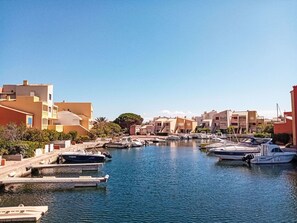 Wasser, Himmel, Boot, Gebäude, Daytime, Watercraft, Eigentum, Azurblau, See, Baum