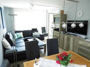 Wohnraum mit Balkon