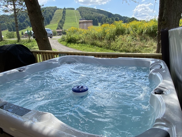 Brand new, huge hot tub for relaxing after a day on the lake or the slopes!