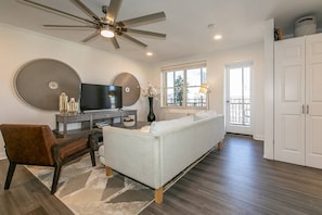 Oversized ceiling fan