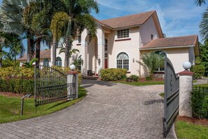 DJI_0361-Edit - Resized.jpg