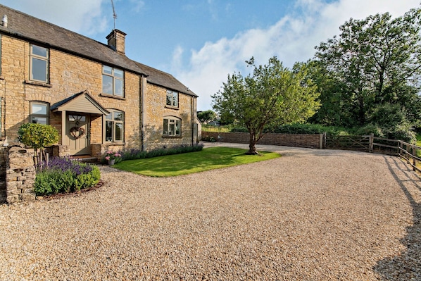 2 Orchard Cottages - StayCotswold