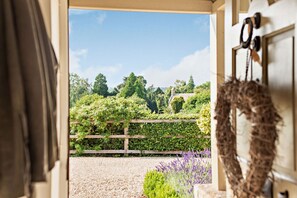 2 Orchard Cottages Front Door View - StayCotswold