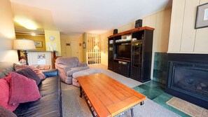 Flooring, Hardwood, Living Room, Room, Indoors