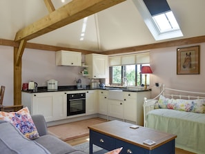 Open plan living space | The Granary, West Hoathly