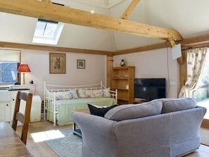Open plan living space | The Granary, West Hoathly
