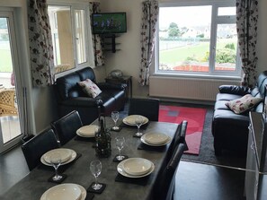 Kitchen/diner | Cri&rsquo;r Wylan, Fishguard