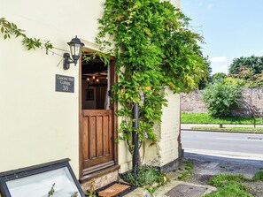 Exterior | Canons Hall Cottage, Canterbury