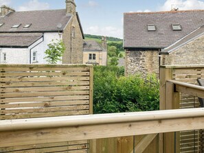 Outdoor area | Holmfield, Buxton