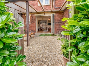 Outdoor area | Top Studio, Lincoln