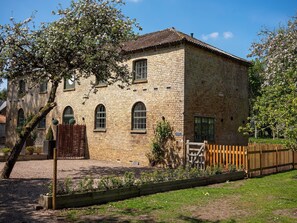 Exterior | Tack Room - Garden House Cottages, Market Stainton, near Market Rasen