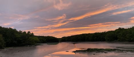 Sunset at low tide 