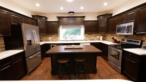 Kitchen, deluxe appliances to make cooking as easy as possible