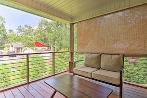 Screened-In Porch