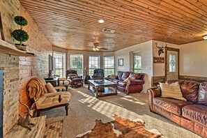 Living Room | Central Air Conditioning