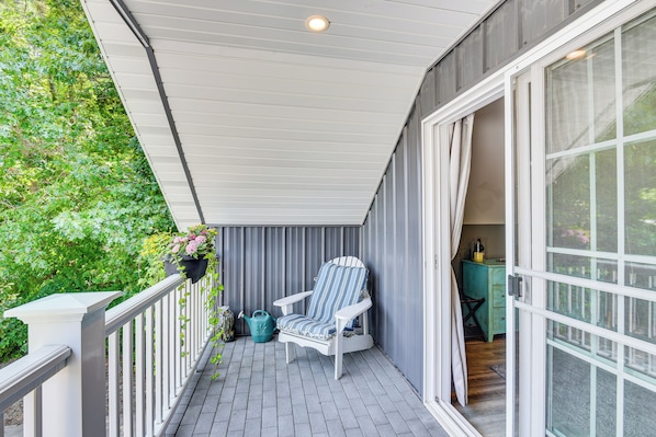 Benton Harbor Vacation Rental | 1BR | 1BA | Upper Level Apartment
