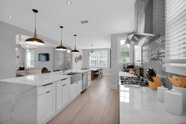 Fully-equipped chef's kitchen for a a home-cooked meal