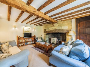 Living room | Pinley Hill House, Hatton near Warwick
